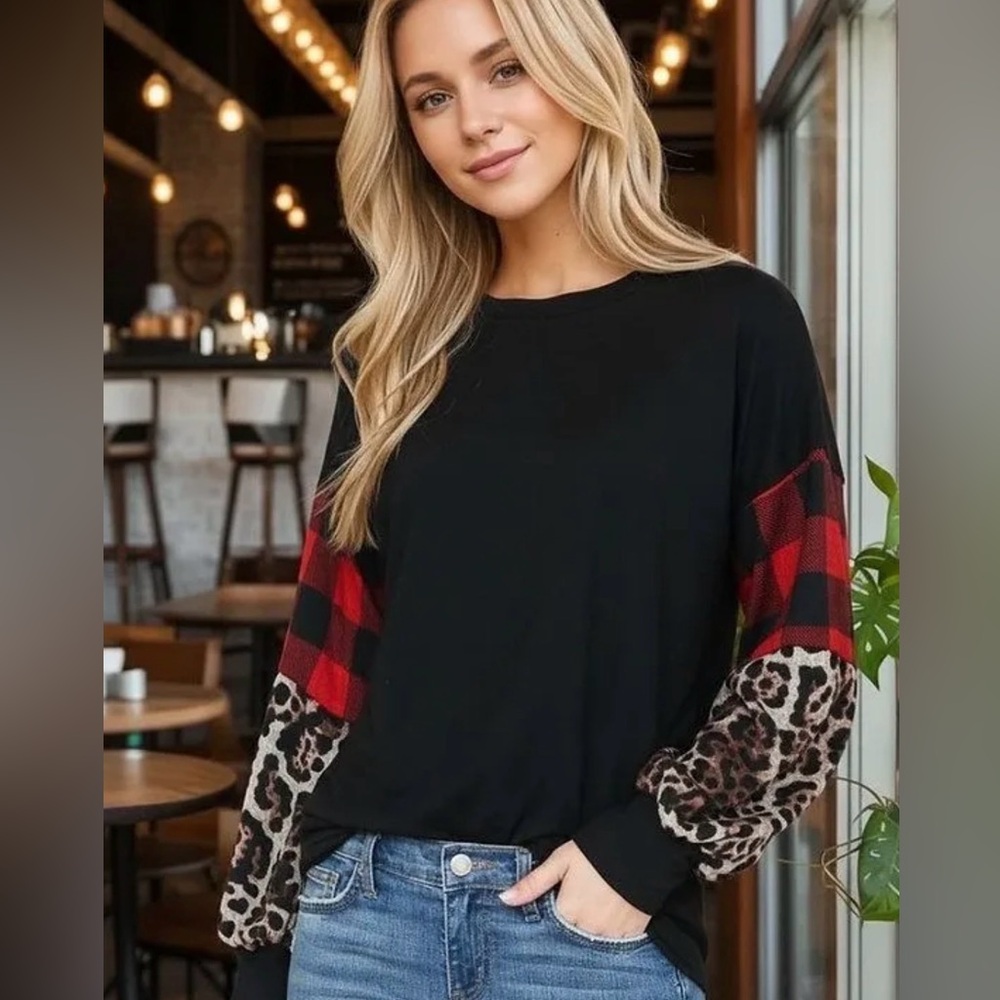 236. Magic Fit Leopard and plaid sleeve tunic RETAIL $72! Large?